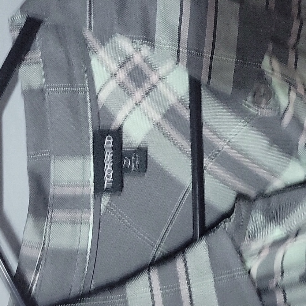 Plaid button up - Picture 4 of 6